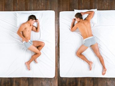 На каком боку надо спать?