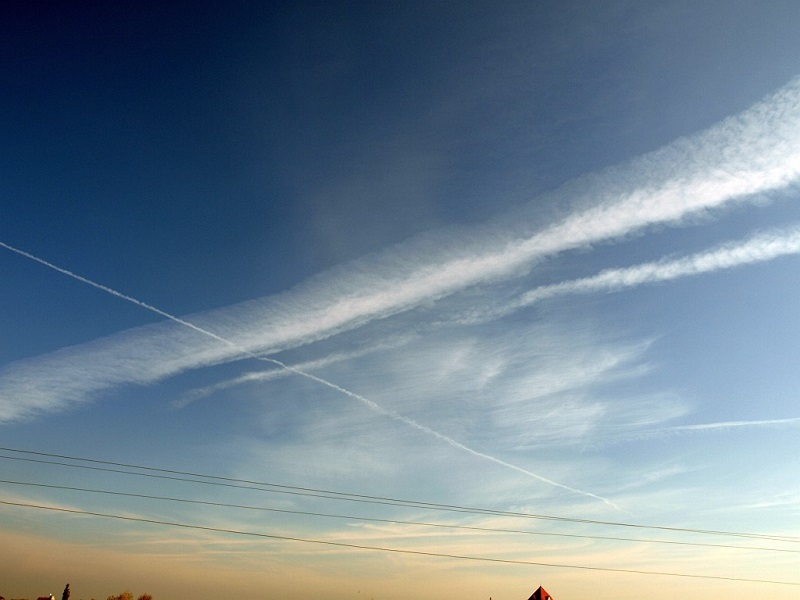 Химтрейлы что это такое и зачем распыляют по всему миру